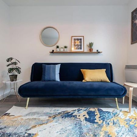 Superb 2 Bed Flat 5Min To Old Trafford Stadium 맨체스터 외부 사진