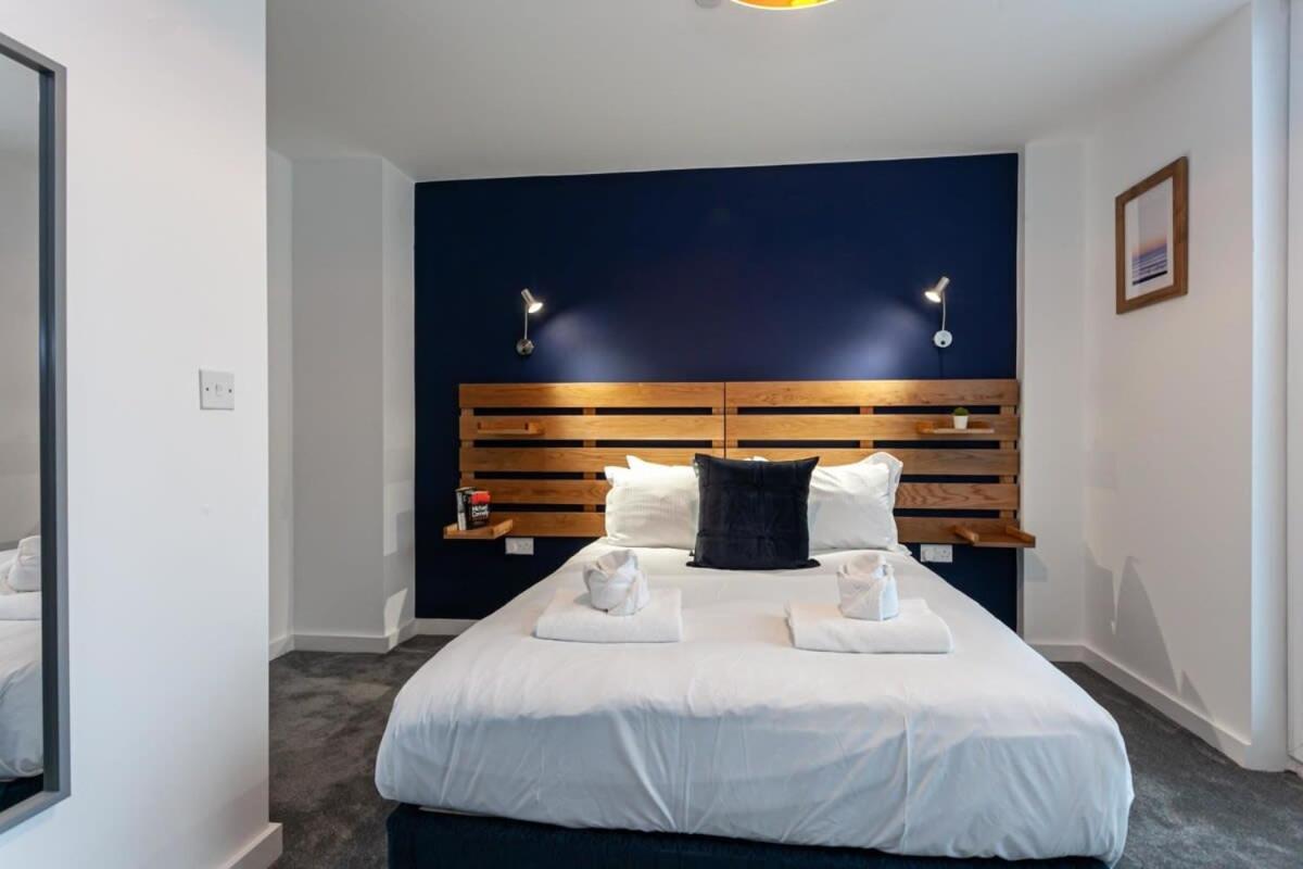 Superb 2 Bed Flat 5Min To Old Trafford Stadium 맨체스터 외부 사진