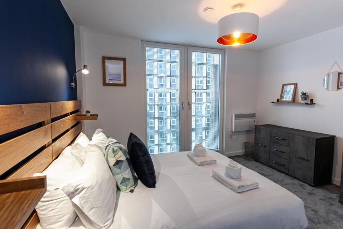 Superb 2 Bed Flat 5Min To Old Trafford Stadium 맨체스터 외부 사진